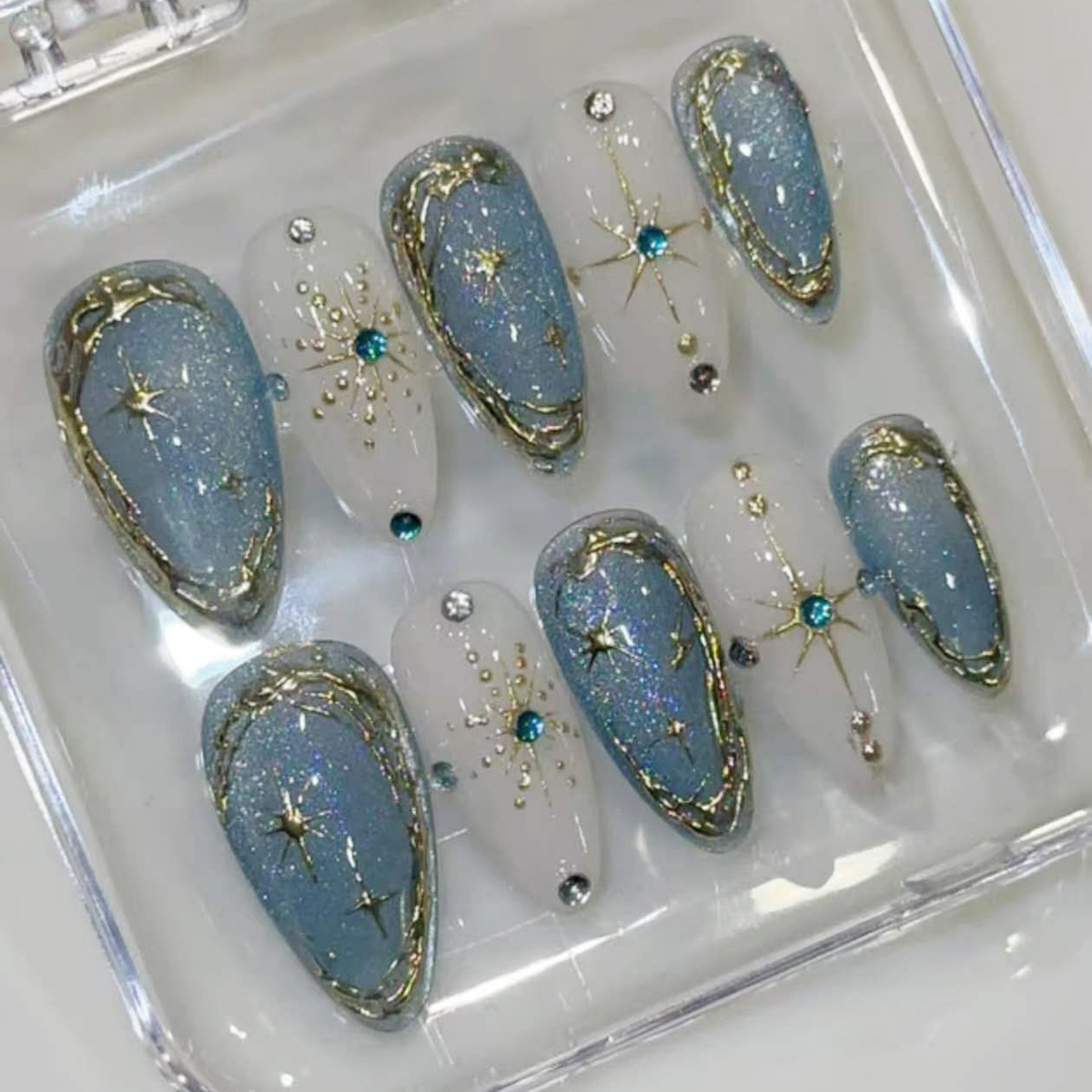 Nail Art Inspo - 24 Stück Vergoldete Sternenlicht-Nagelstifte mit Glitzer-Strass,