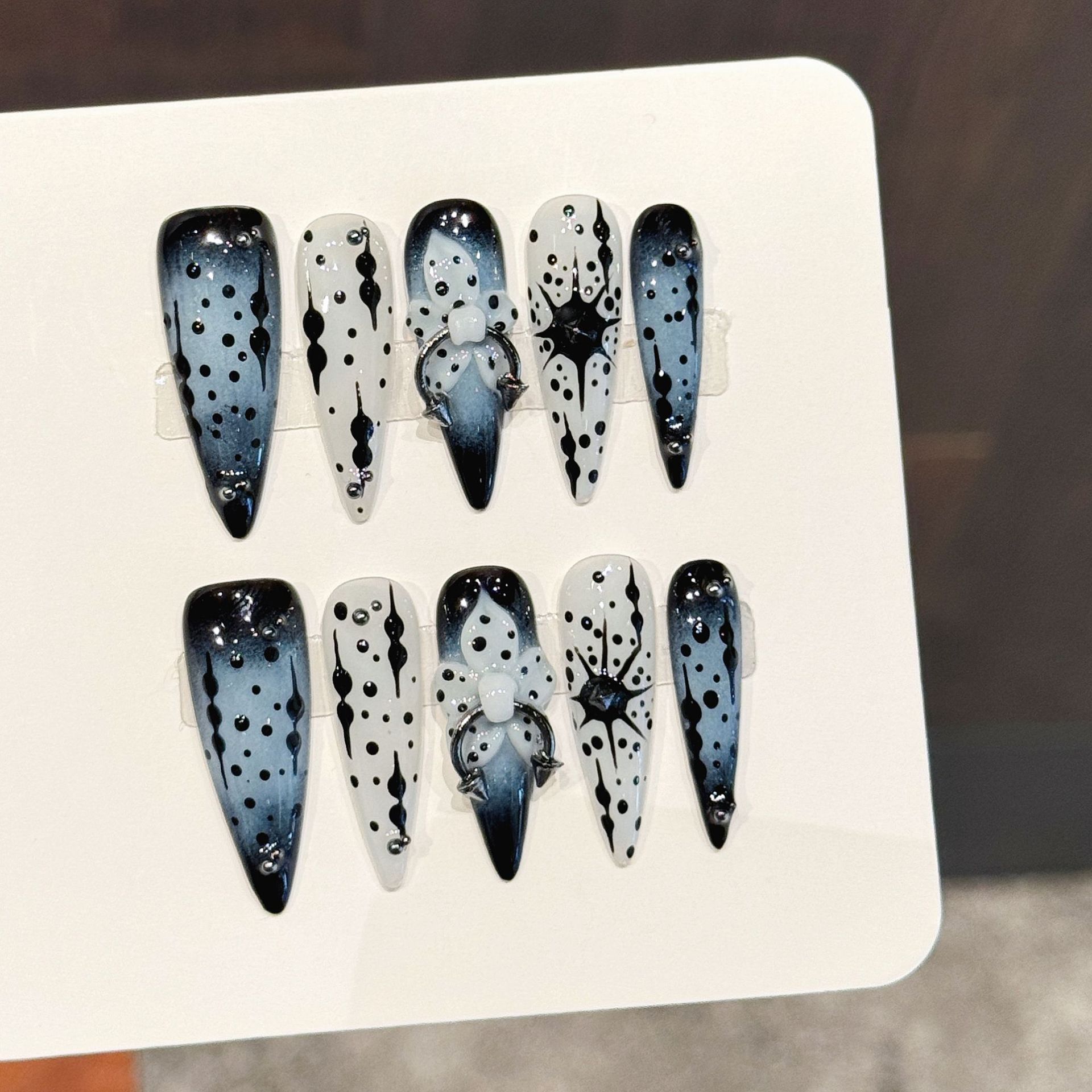 Nail Art Elegant - 10 Stück Farbverlaufs-Tinte, blau, handgefertigt, künstliche