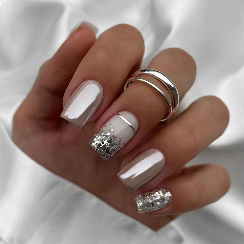 Kurze, quadratische Kunstnägel – Nail Art Inspo Bewertung und Preis